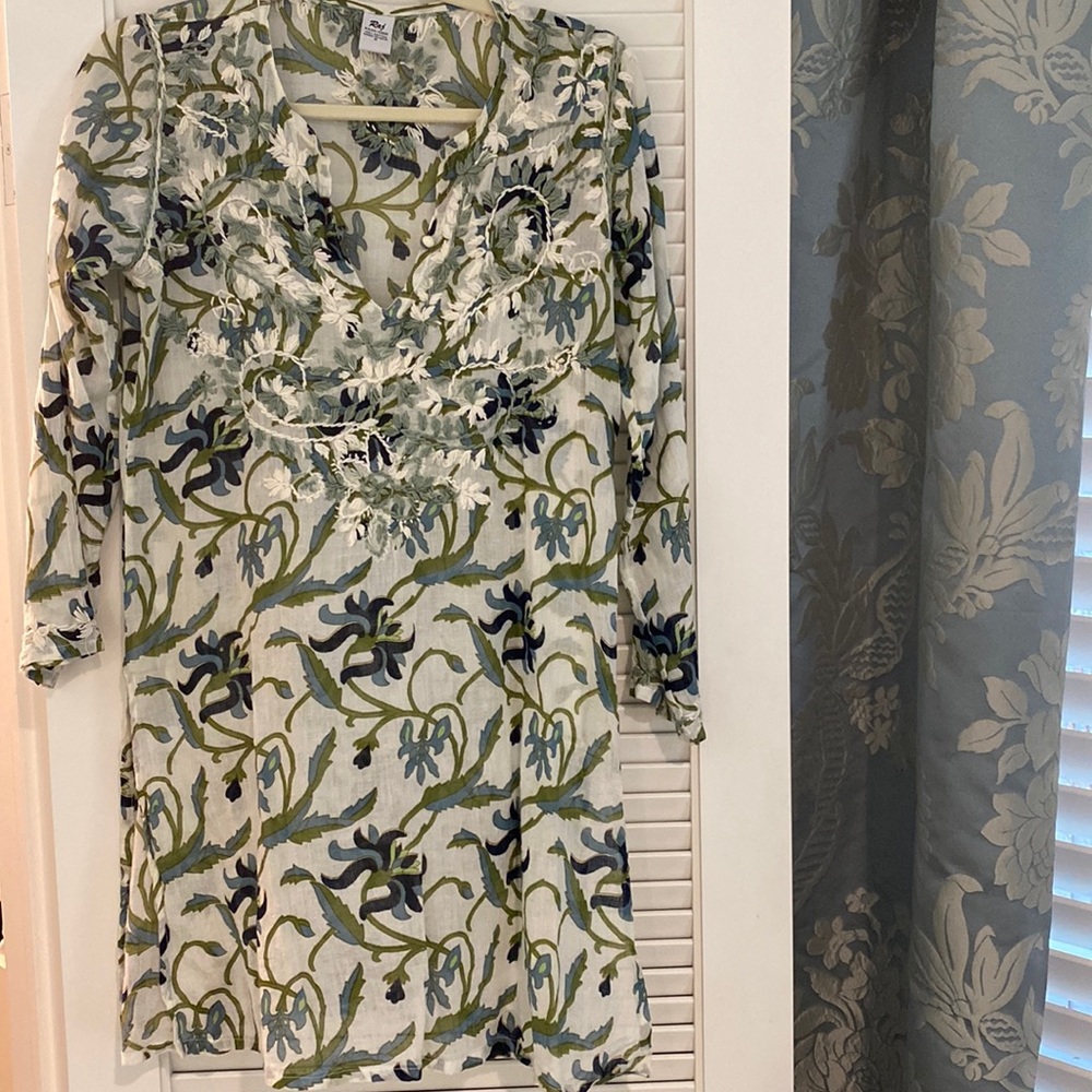 Embroidered tunic top, worn once